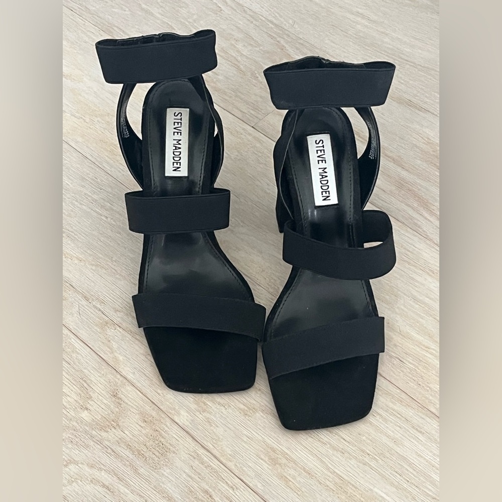 Steve Madden black heels (new)